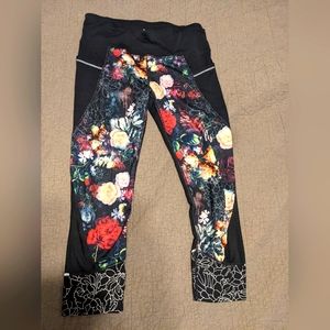 Athleta floral capris running, size M Medium